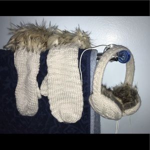 Ear Muff Headphones & Matching Mittens NEW
